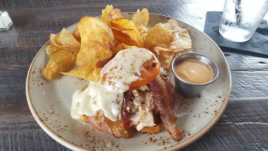 Golden Wok Restaurant | restaurant | Located in, 3468 Ella Blvd, Houston, TX 77018, USA | 7139571551 OR +1 713-957-1551