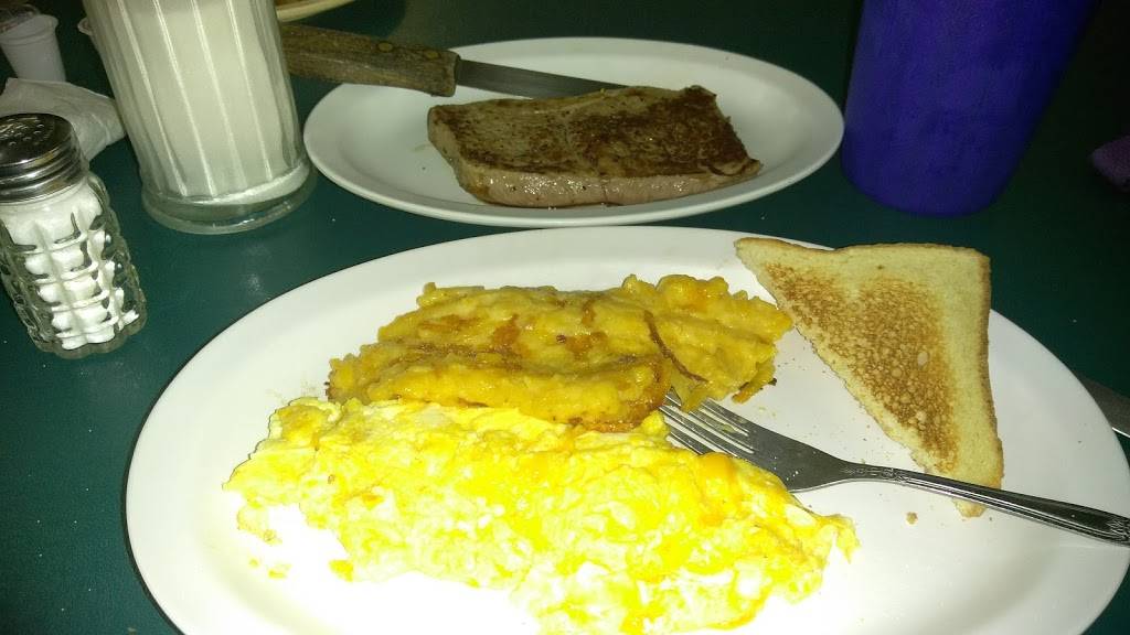 Lil Bit Kuntry | restaurant | 4999 71st Ave N, Pinellas Park, FL 33781, USA | 7275265544 OR +1 727-526-5544