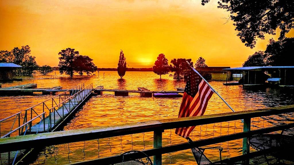 Mooneys Sunset Bar & Grill | restaurant | 320 Lake Front St, Disney, OK 74340, USA | 9184355200 OR +1 918-435-5200