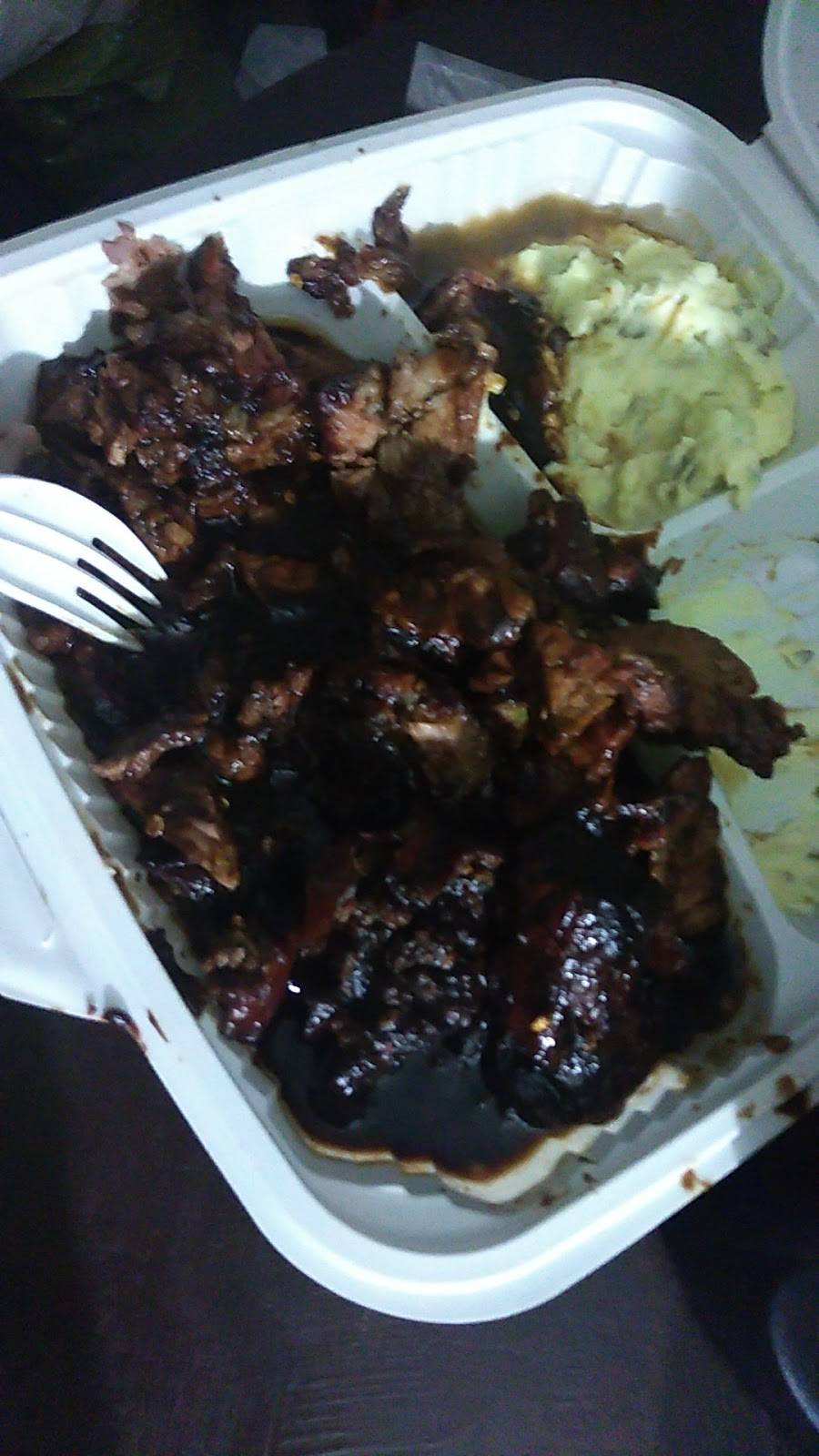 Salehs Smokehouse Market | restaurant | 679 98th Ave, Oakland, CA 94603, USA | 5105539191 OR +1 510-553-9191