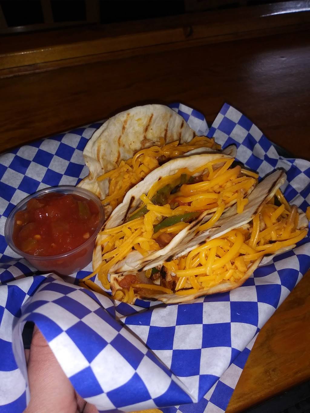 Hollywood Roadhouse | restaurant | 41480 US-45, Antioch, IL 60002, USA | 2247889919 OR +1 224-788-9919