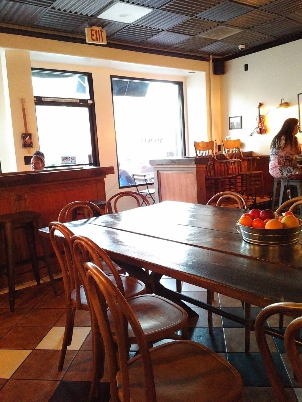 MiddleBar | restaurant | 129 N Market St, Inglewood, CA 90301, USA | 3234547577 OR +1 323-454-7577