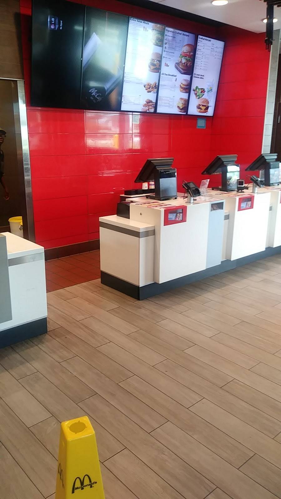 McDonalds | cafe | 101 S Westover Blvd, Albany, GA 31707, USA | 2299038911 OR +1 229-903-8911