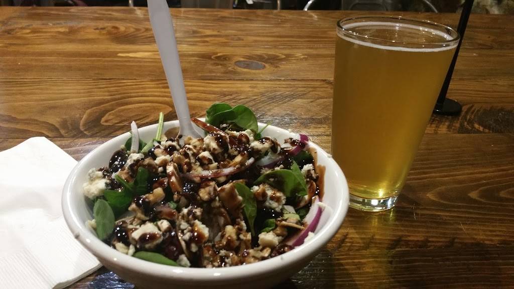 Petes Pizza & Tap House | restaurant | 114 W Main St, Grass Valley, CA 95945, USA | 5302749600 OR +1 530-274-9600