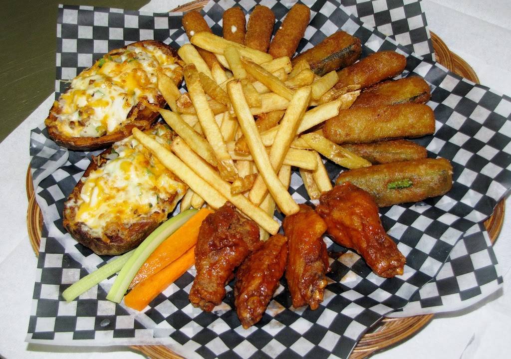 Hard Stones Grill | restaurant | 1 Roydon Pl, Nepean, ON K2E 1A3, Canada | 6135187440 OR +1 613-518-7440