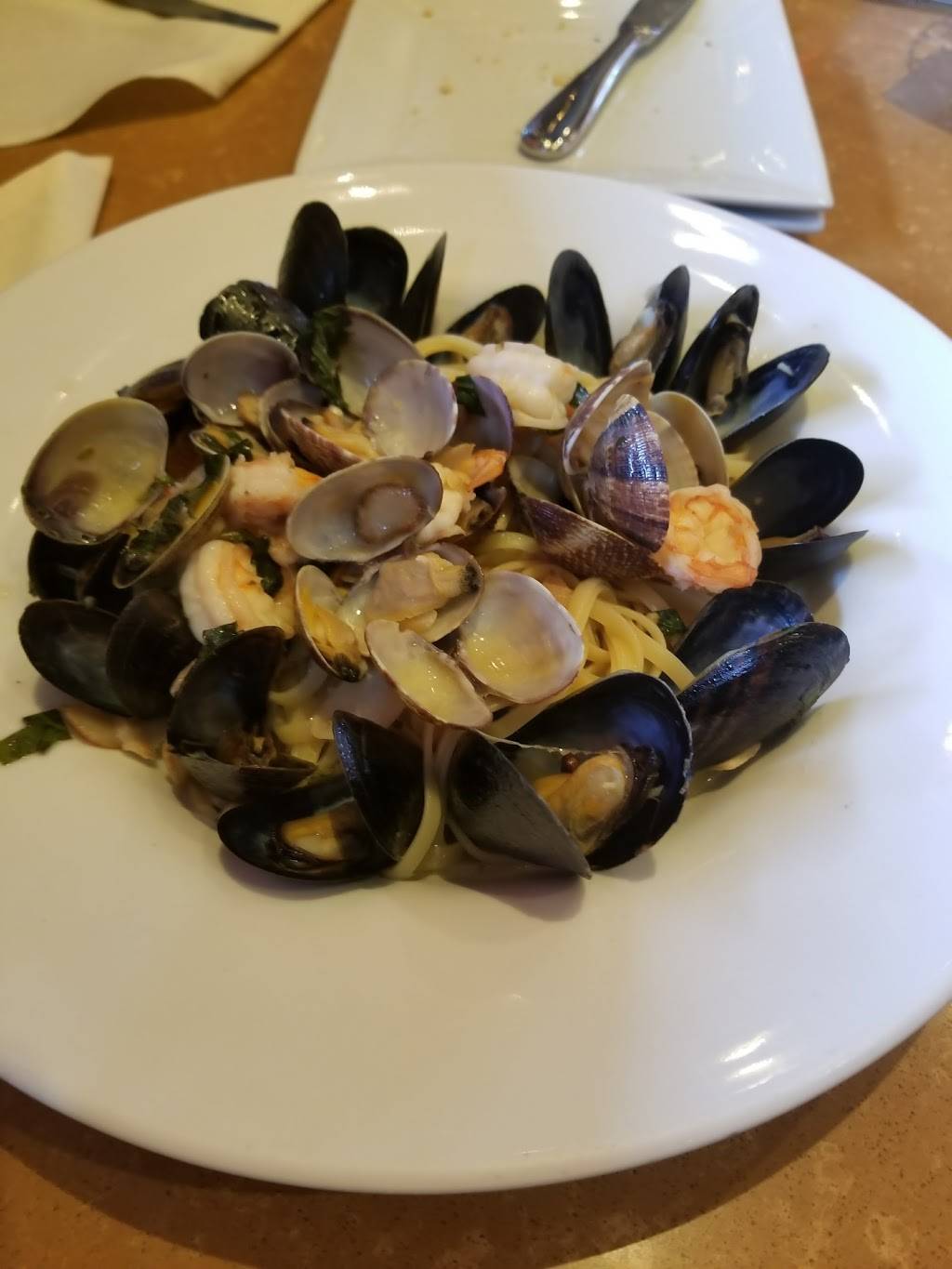 La Piazza Cucuina Italiana & Wine Bar | meal delivery | 512 Walt Whitman Rd, Melville, NY 11747, USA | 6314250500 OR +1 631-425-0500