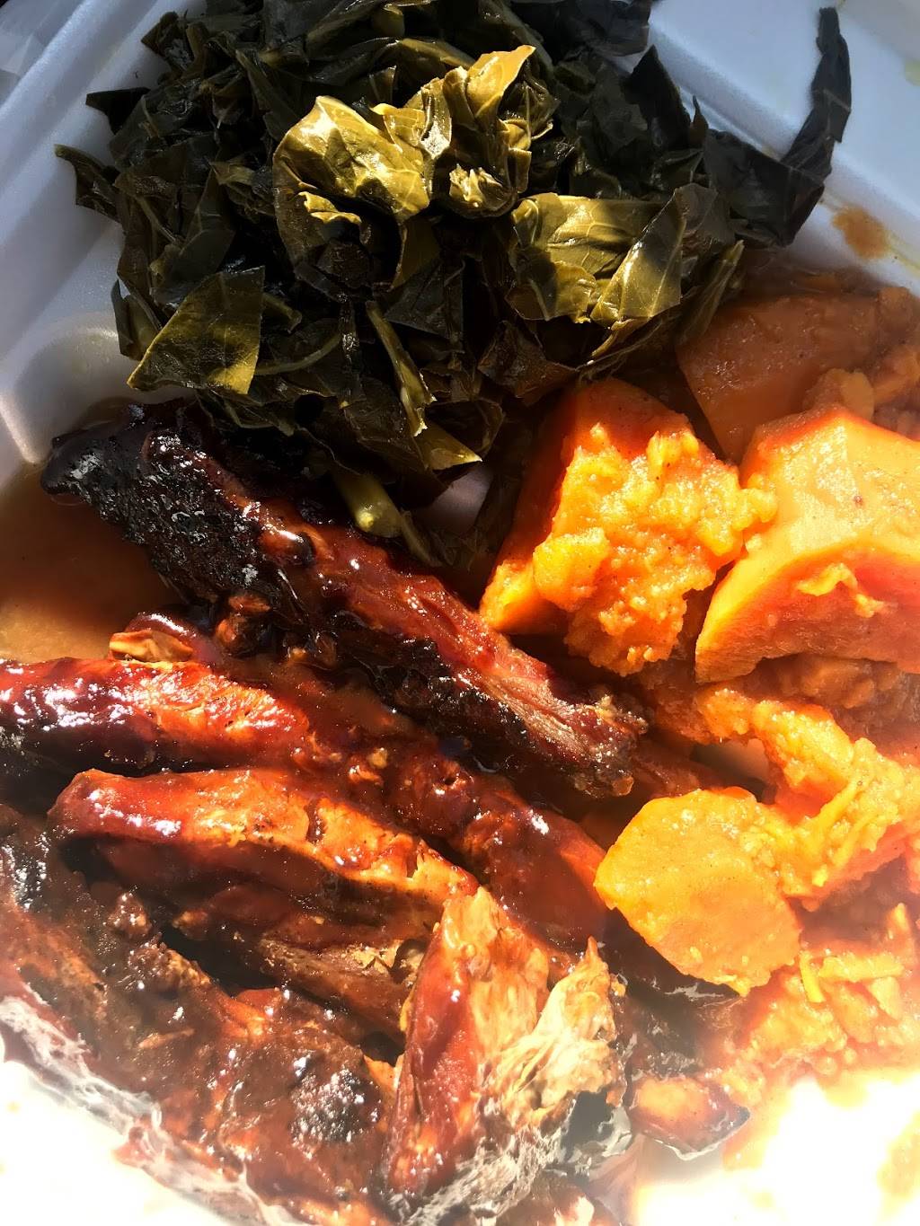 Lilly Caterers | restaurant | 305 Windsor Ave, Windsor, CT 06095, USA | 8602418132 OR +1 860-241-8132