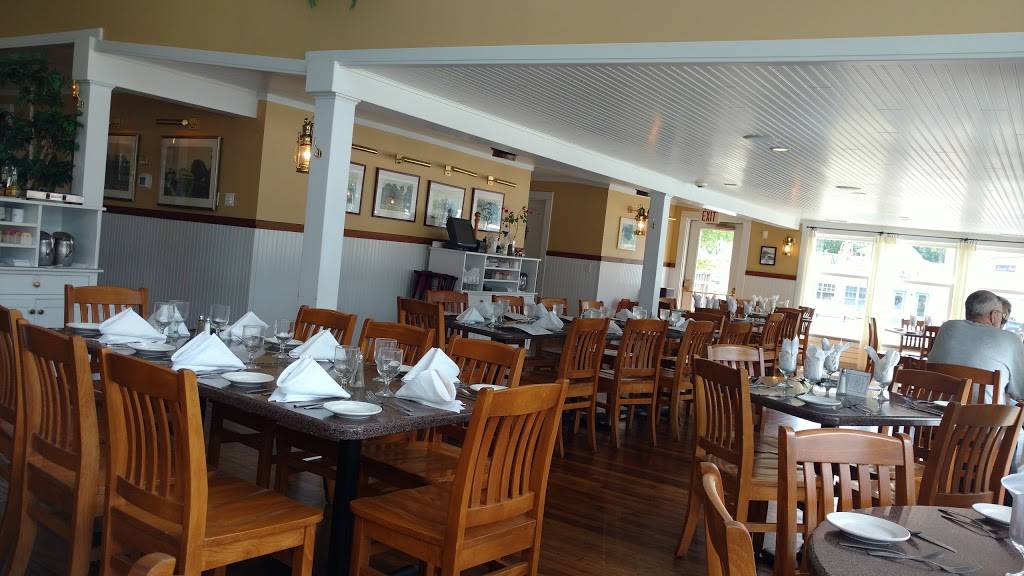 Wilson Boat House Restaurant | restaurant | 57 Harbor St, Wilson, NY 14172, USA | 7167516060 OR +1 716-751-6060