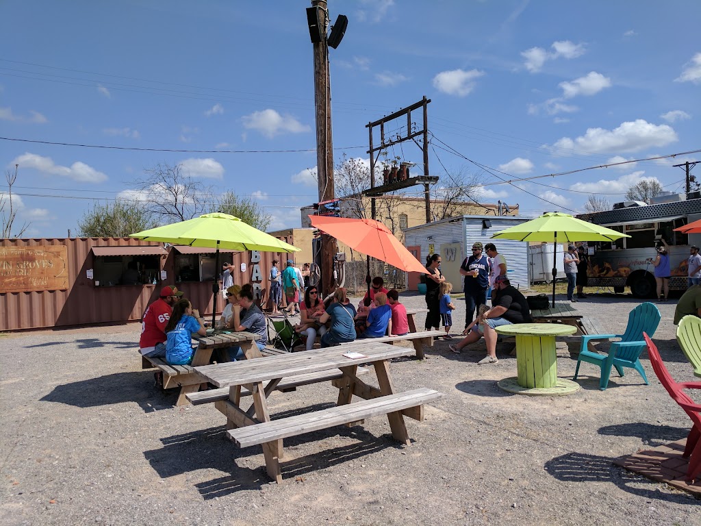The Yard Food Truck Park | restaurant | 703 Ohio Ave, Wichita Falls, TX 76301, USA | 9405004634 OR +1 940-500-4634