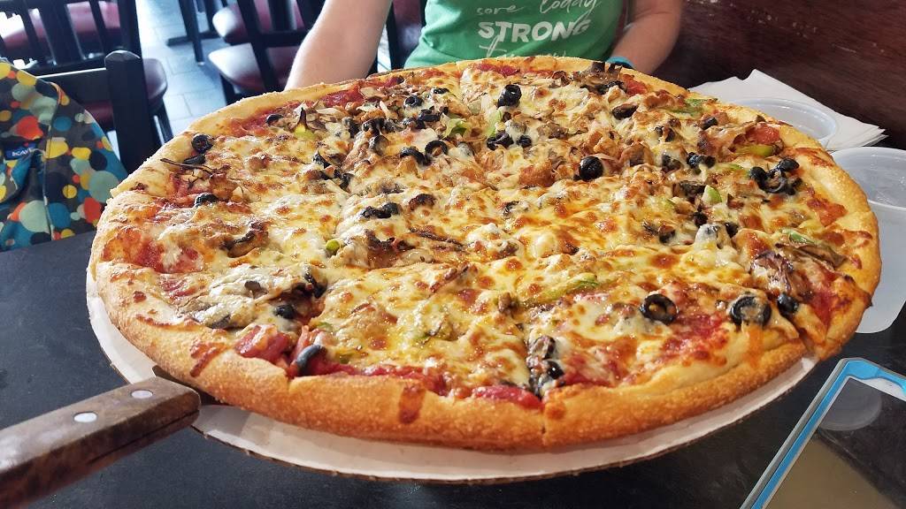 Bellacinos Pizza & Grinders | restaurant | 112 Bradford Blvd, Gordonsville, TN 38563, USA | 6156834000 OR +1 615-683-4000