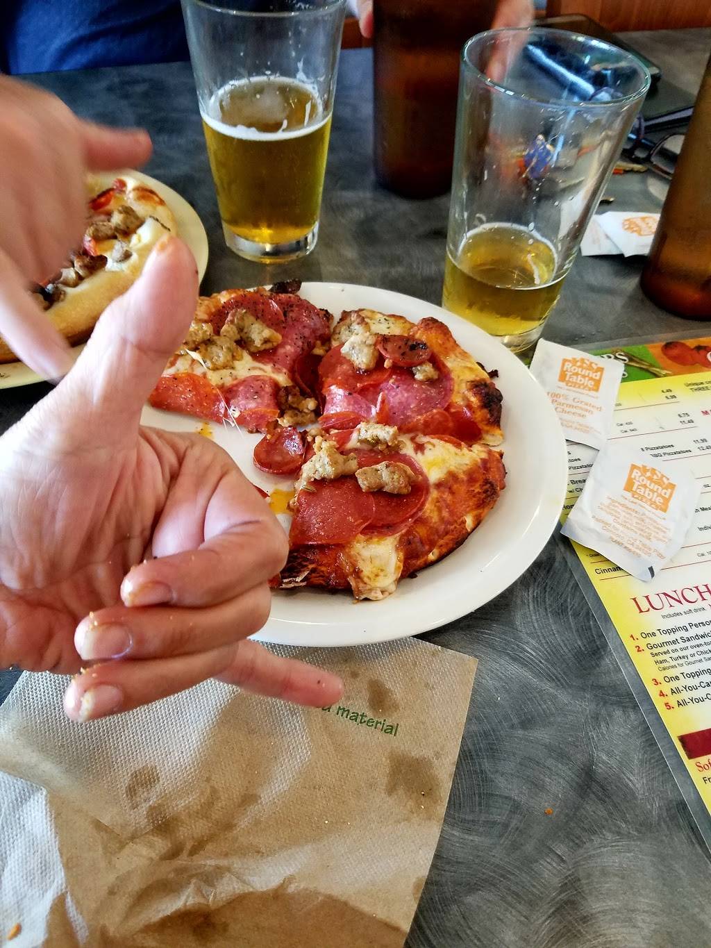 Round Table Pizza | meal takeaway | 1020 Keolu Dr Ste J, Kailua, HI 96734, USA | 8082614644 OR +1 808-261-4644