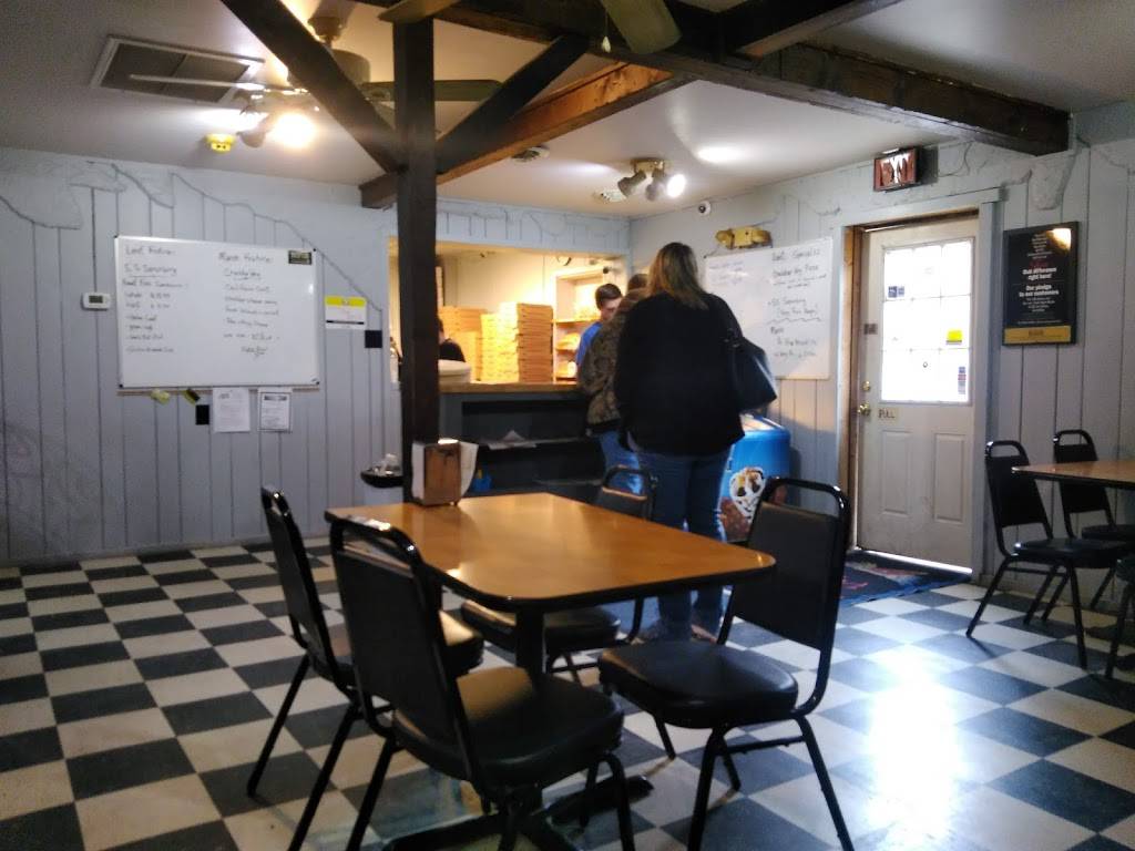 Novotny Pizza | restaurant | 105 State St, Saxonburg, PA 16056, USA | 7243527600 OR +1 724-352-7600