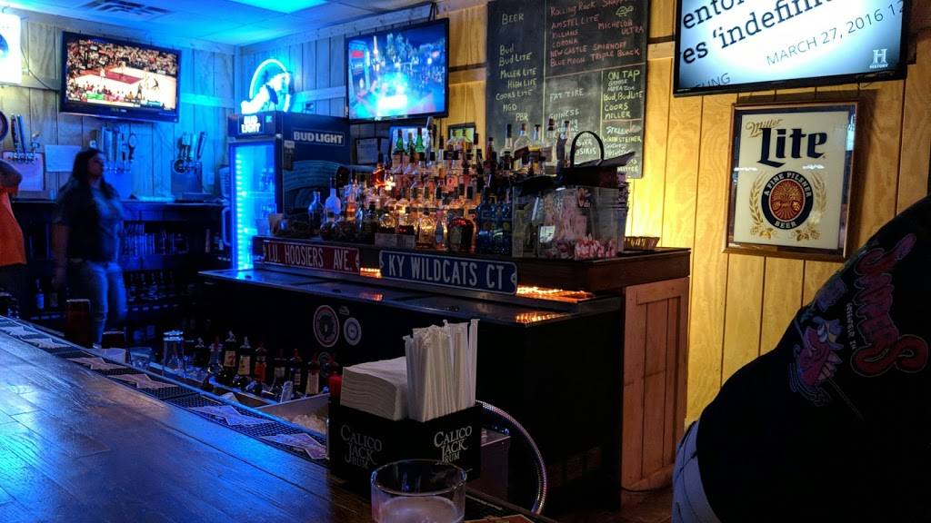 Snappers Bar and Grill | restaurant | 1514 N State St, Greenfield, IN 46140, USA | 3174622899 OR +1 317-462-2899