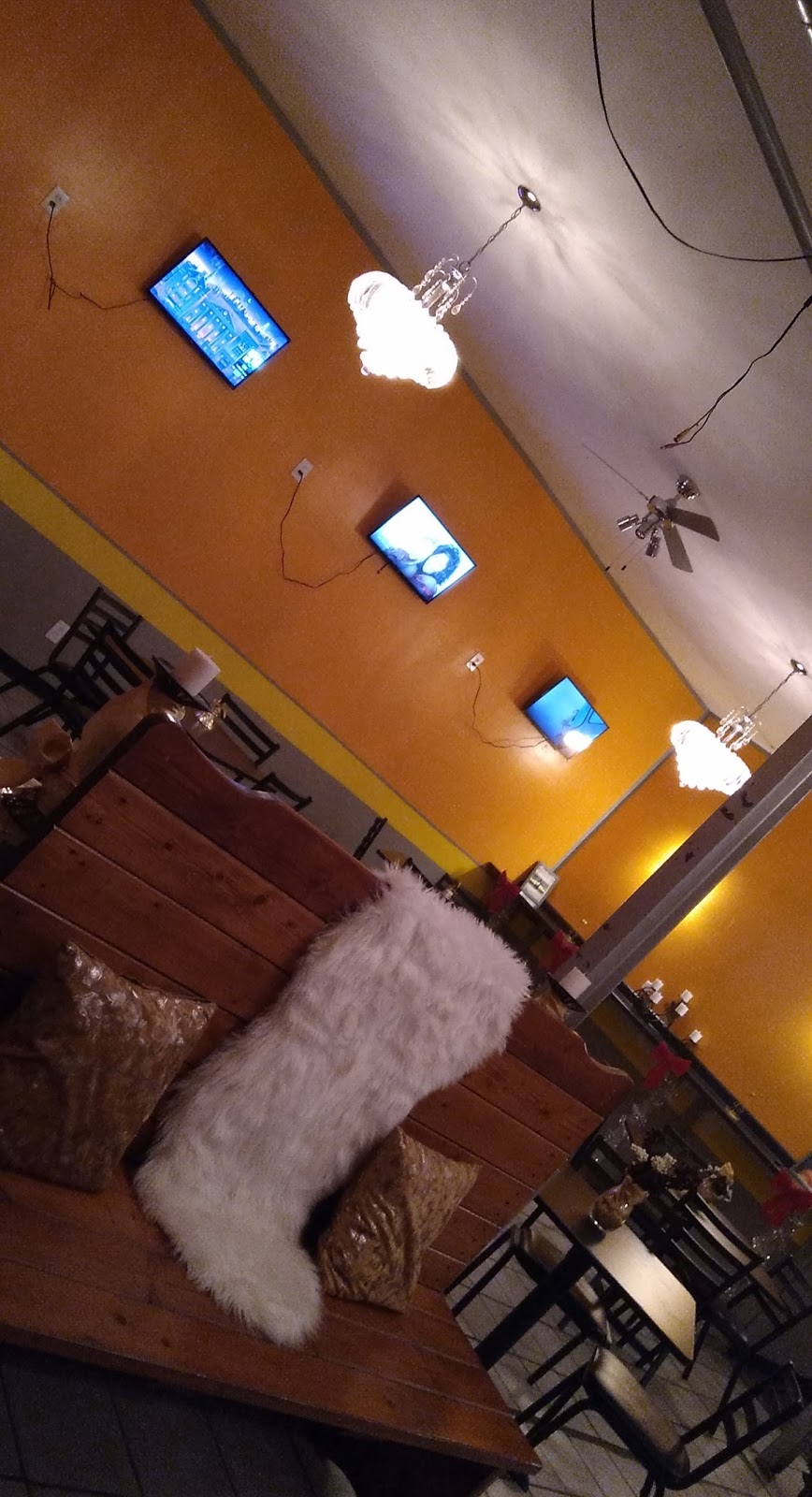 Louie Lous Edible Galore & More | restaurant | 2411 Union, St. Louis, MO 63113, USA | 3149266966 OR +1 314-926-6966