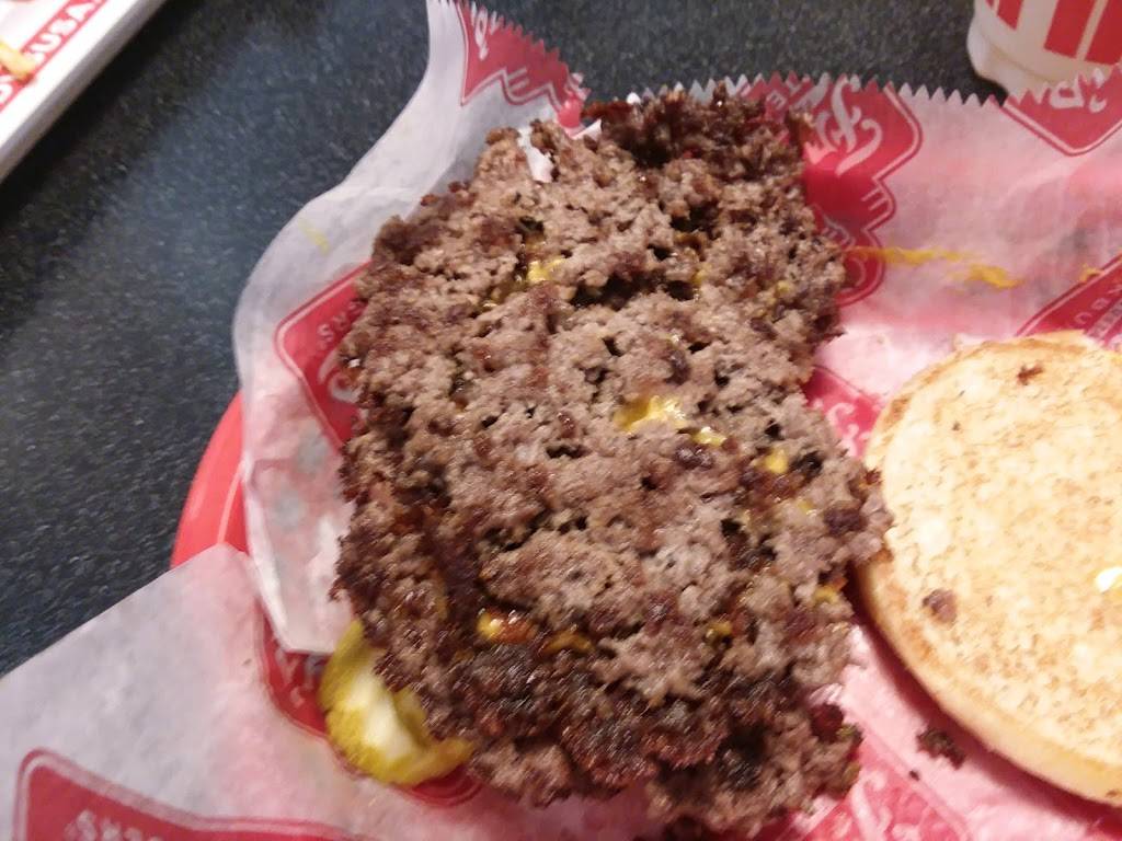 Freddys Frozen Custard & Steakburgers | restaurant | 3020 N Wooster Ave, Dover, OH 44622, USA | 3303642299 OR +1 330-364-2299