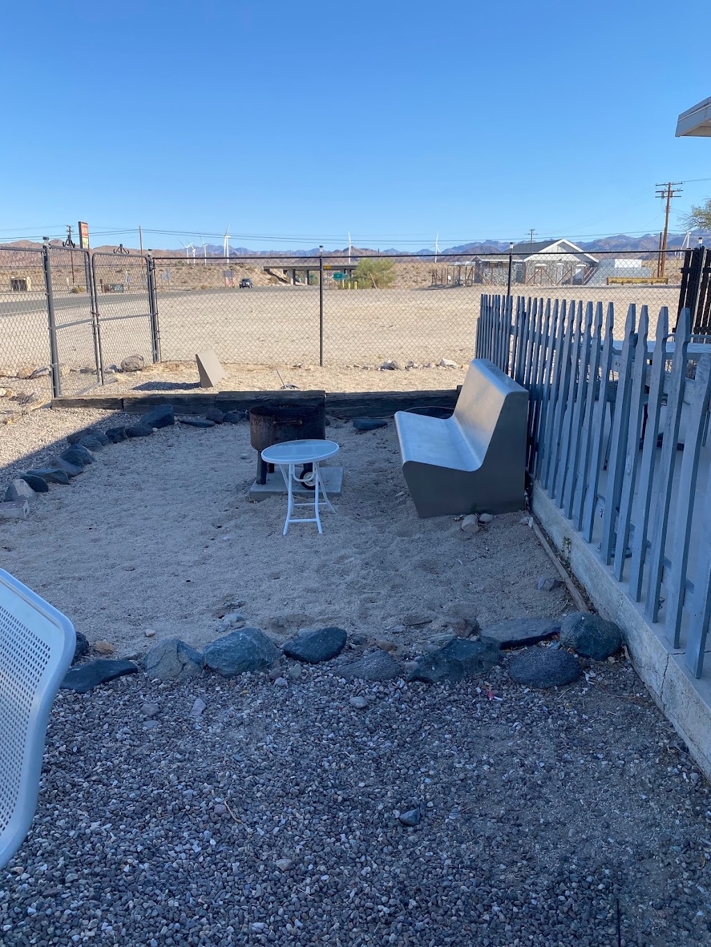 The Great Escape Food & Spirits | restaurant | 1147 N Imperial Hwy, Ocotillo, CA 92259, USA | 7603588008 OR +1 760-358-8008