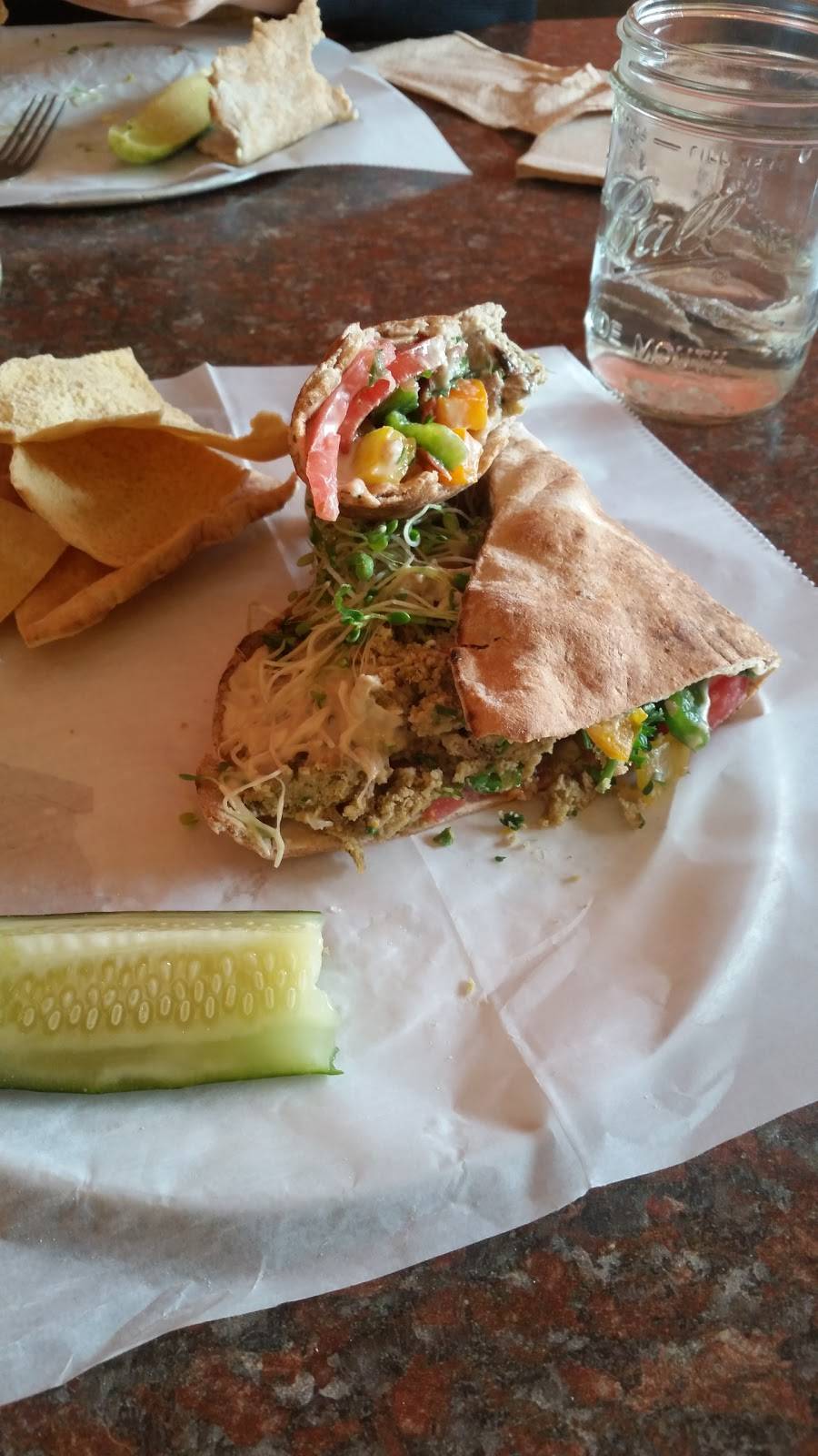 Munch | meal takeaway | 28500 Miles Rd, Solon, OH 44139, USA | 2162310922 OR +1 216-231-0922