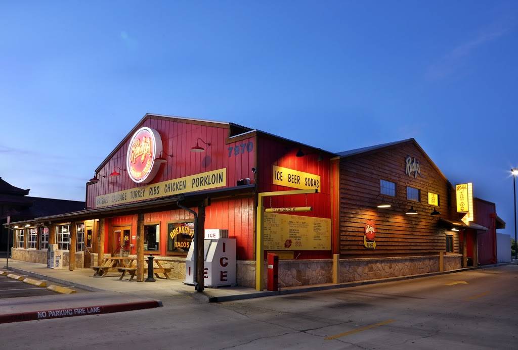 Rudys "Country Store" and Bar-B-Q | restaurant | 7970 Gateway Blvd E, El Paso, TX 79907, USA | 9155914877 OR +1 915-591-4877