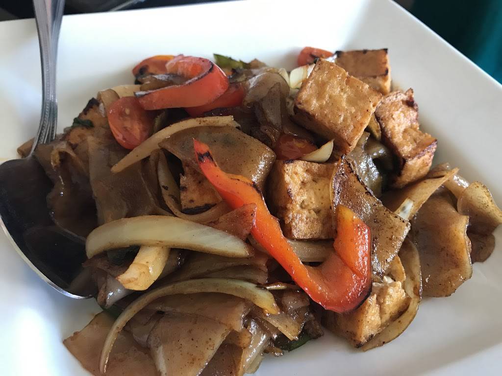 Ginger Thai | restaurant | 22330 Sherman Way # C1, Canoga Park, CA 91303, USA | 8188877118 OR +1 818-887-7118