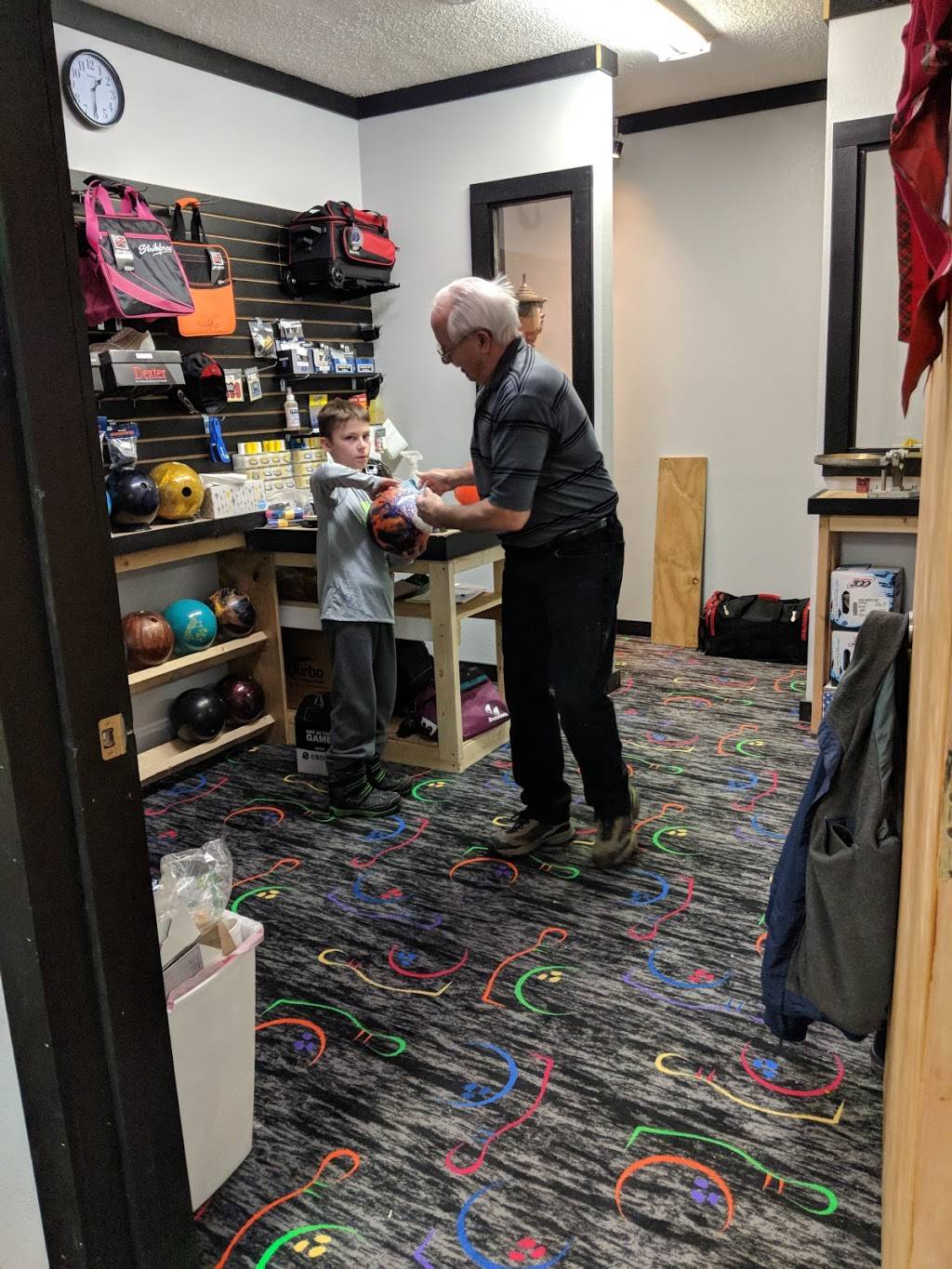 Bellaire Lanes & Games Delivery and takeout available | restaurant | 4800 S M 88 Hwy, Bellaire, MI 49615, USA | 2313507373 OR +1 231-350-7373