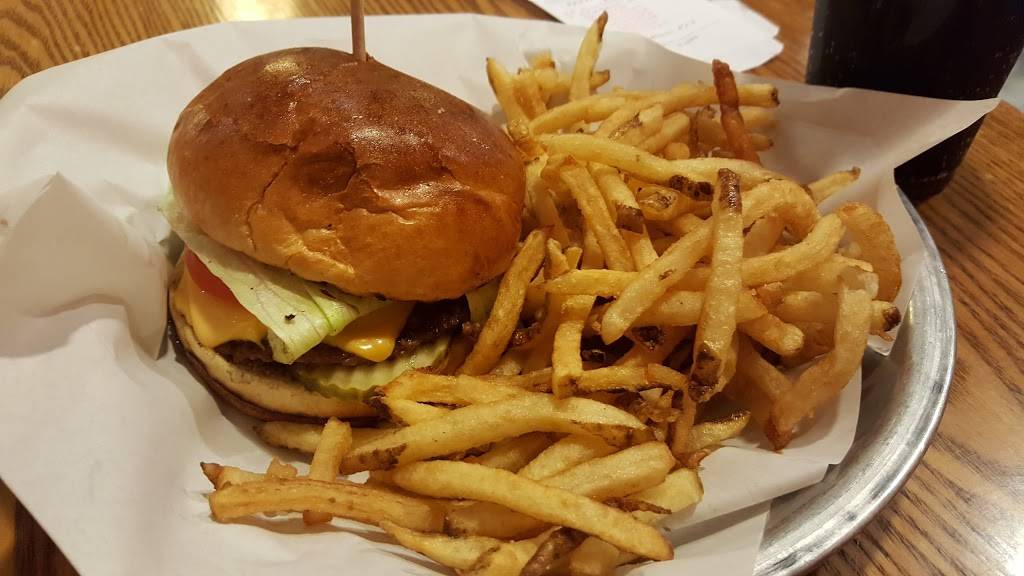 Burger MooVment | restaurant | 7512 W North Ave, Elmwood Park, IL 60707, USA | 7084527288 OR +1 708-452-7288