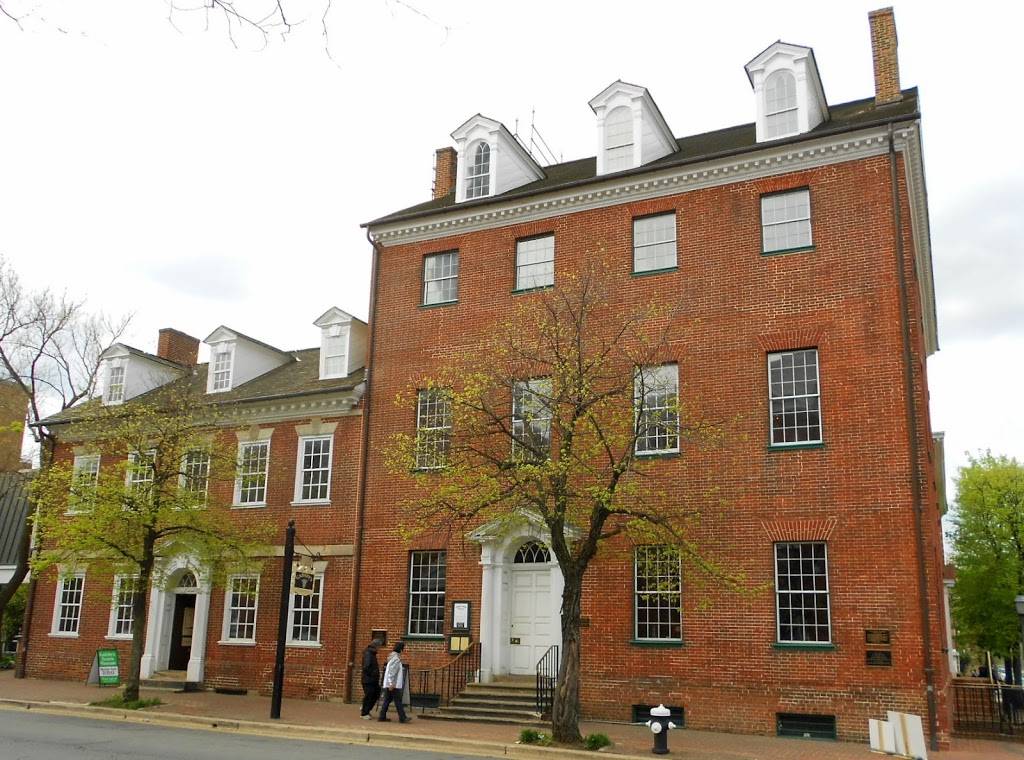 Gadsbys Tavern | restaurant | 138 N Royal St, Alexandria, VA 22314, USA | 7035481288 OR +1 703-548-1288