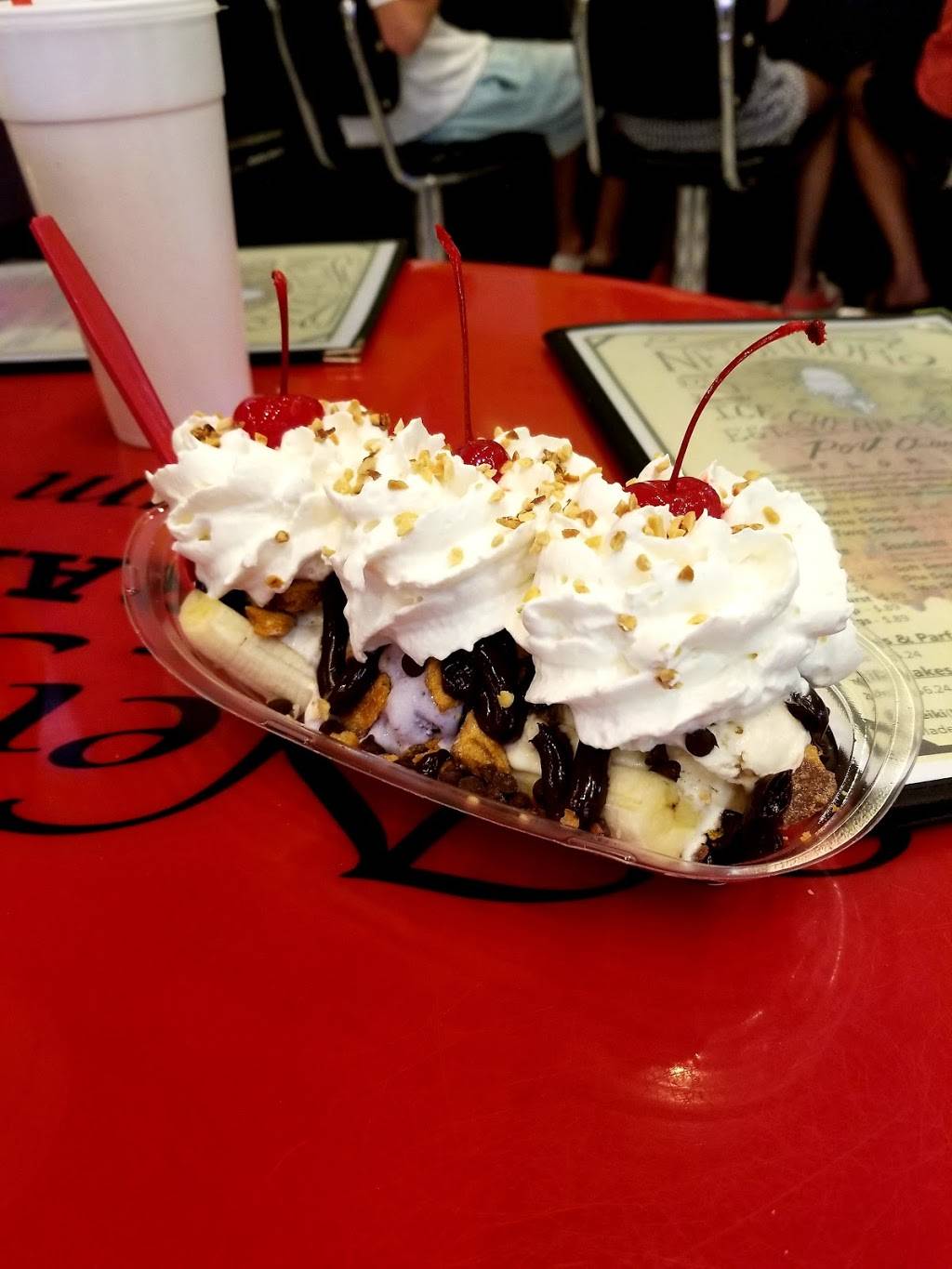 Neighbors General Store | restaurant | 5980 Spruce Creek Rd, Port Orange, FL 32127, USA | 3864922930 OR +1 386-492-2930