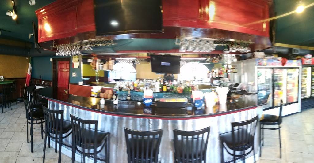 Mariscos Las Islitas | restaurant | 2446 S Western Ave, Chicago, IL 60608, USA | 7733760610 OR +1 773-376-0610