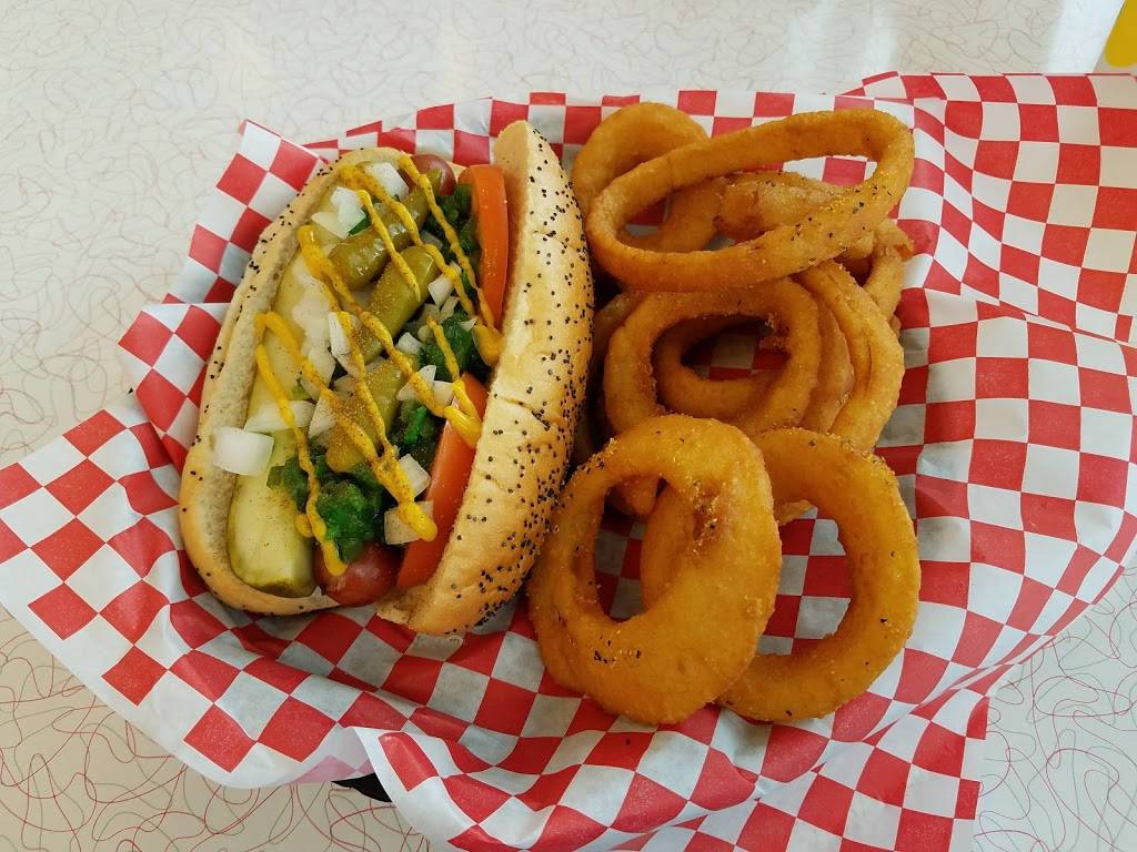 Up Dog | restaurant | 114 N Liberty St, Independence, MO 64050, USA | 8168362900 OR +1 816-836-2900