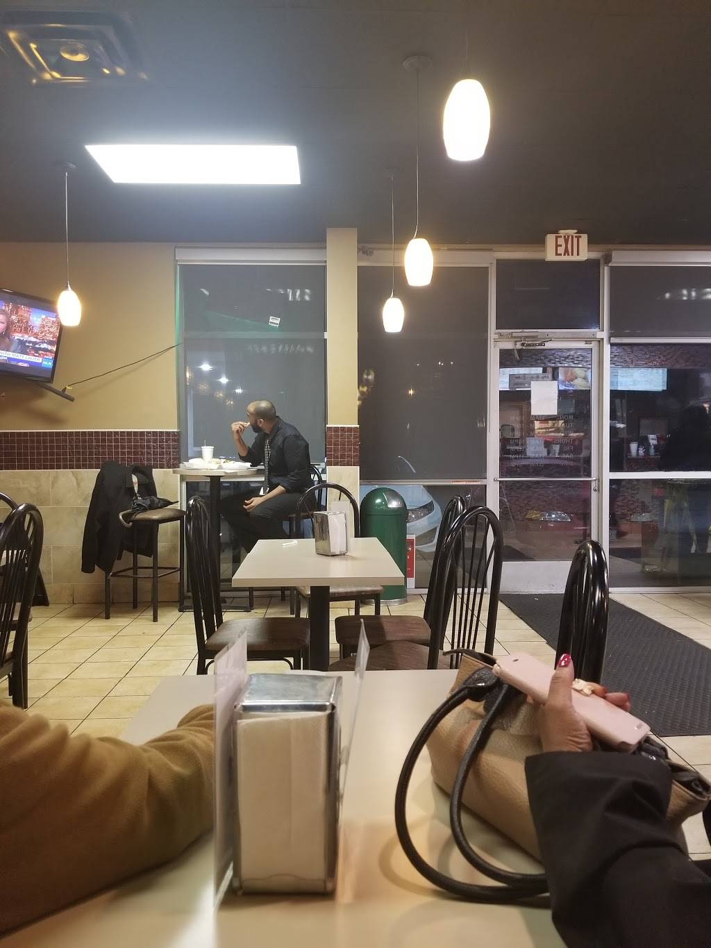 Adline Hot Wings Express | restaurant | 2736 James Rd, Memphis, TN 38128, USA | 9013572515 OR +1 901-357-2515