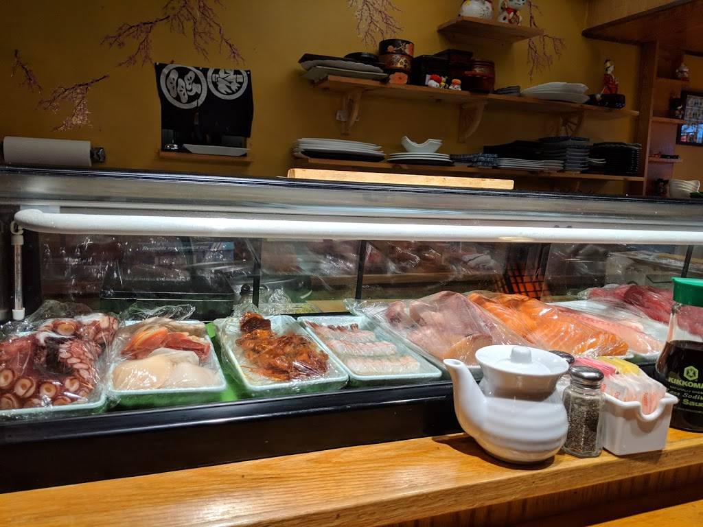 Sushi Mama | restaurant | 424 Newtown Rd, Virginia Beach, VA 23462, USA | 7575540120 OR +1 757-554-0120