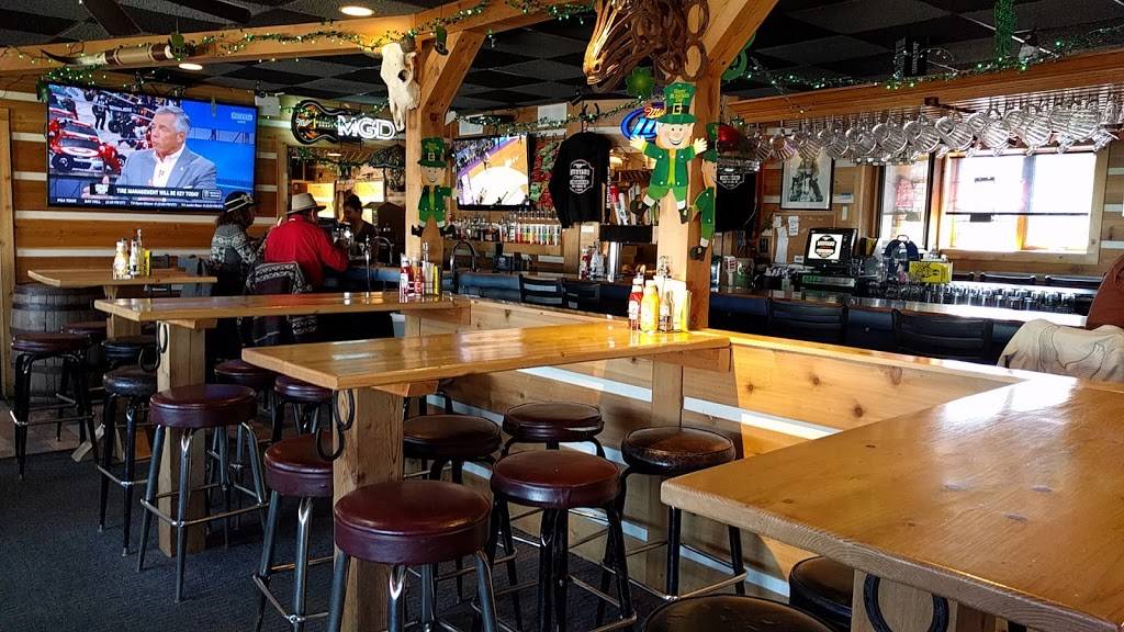 Mustang Shellys Roadhouse | restaurant | 18540 W National Ave, New Berlin, WI 53146, USA | 2626792221 OR +1 262-679-2221