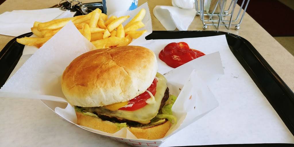 Burger Builders | restaurant | 1051 Wolcott St, Waterbury, CT 06705, USA | 2037532526 OR +1 203-753-2526