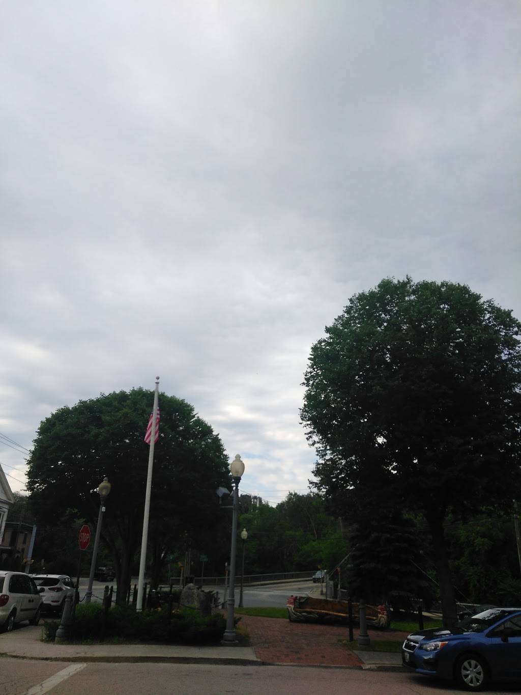 Phenix Square | restaurant | 9 Pleasant St, West Warwick, RI 02893, USA | 4018288110 OR +1 401-828-8110