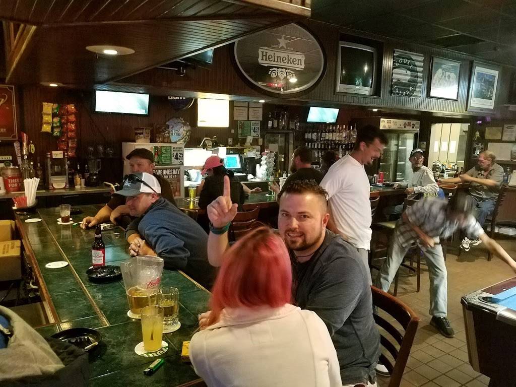 Charlies 2 Pub & Grill | restaurant | 3239 S US-1, Fort Pierce, FL 34982, USA | 7724295300 OR +1 772-429-5300