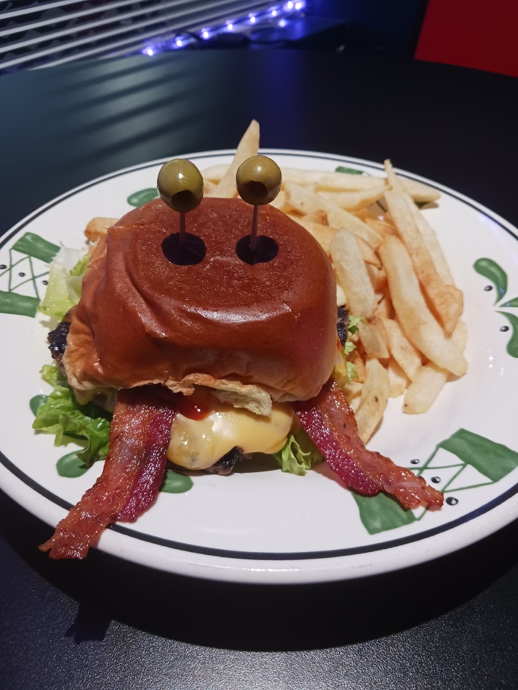 KYLOS galaxy burgers | restaurant | 15 Commerce Dr suite 103, Grayslake, IL 60030, USA | 2242522964 OR +1 224-252-2964