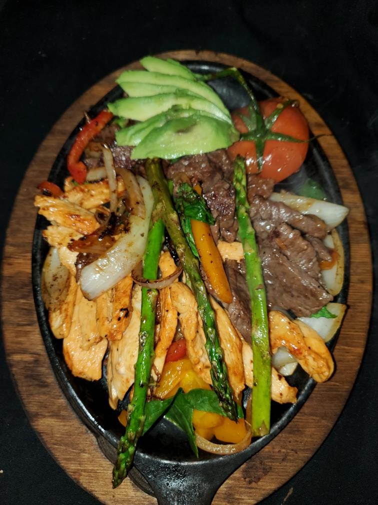 Angels Kitchen Mexican Restaurant | restaurant | 2005 3 Mile Rd #1700, Mission, TX 78573, USA | 9565985569 OR +1 956-598-5569