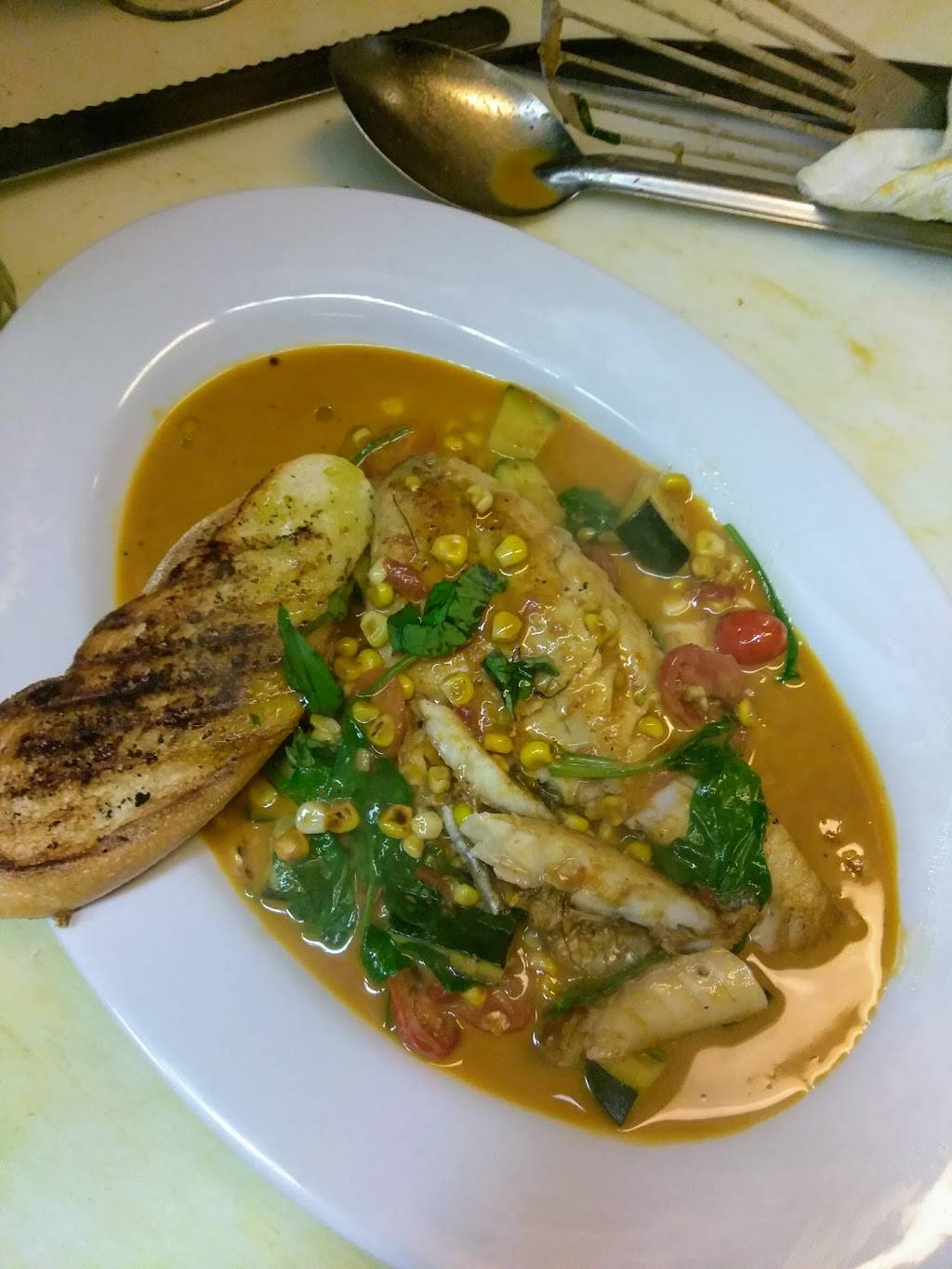 New kings pizzeria & restaurant inc | restaurant | 2212 Victory Blvd, Staten Island, NY 10314, USA | 9292442362 OR +1 929-244-2362