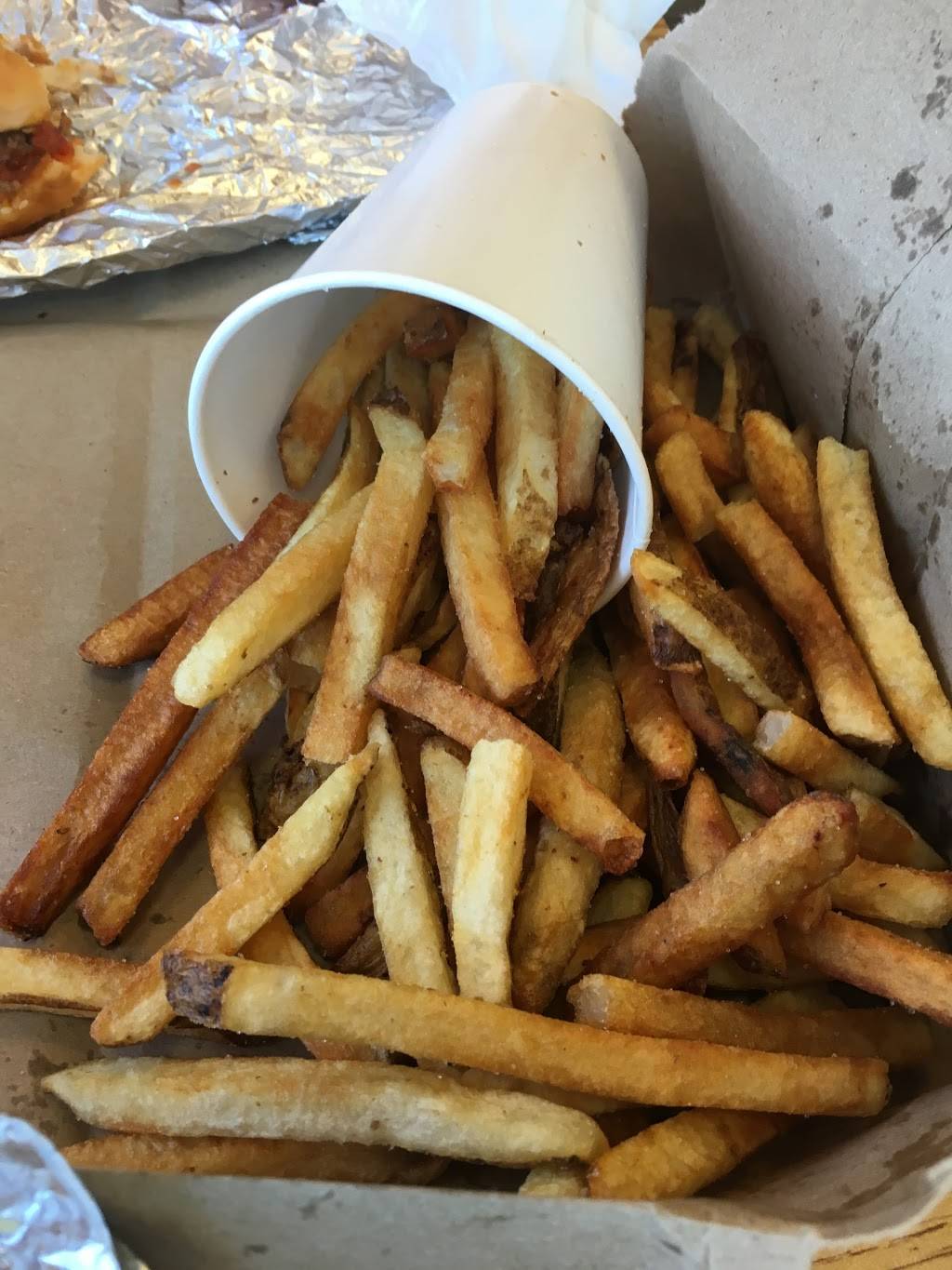 Five Guys | meal takeaway | 340 Ogden Ave, Downers Grove, IL 60515, USA | 6309631550 OR +1 630-963-1550