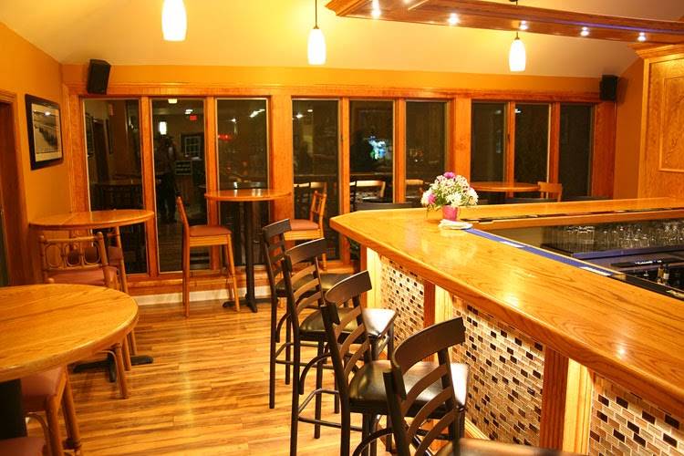 Royal II Restaurant and Grill | night club | 715 MA-6A, Yarmouth Port, MA 02675, USA | 5083622288 OR +1 508-362-2288