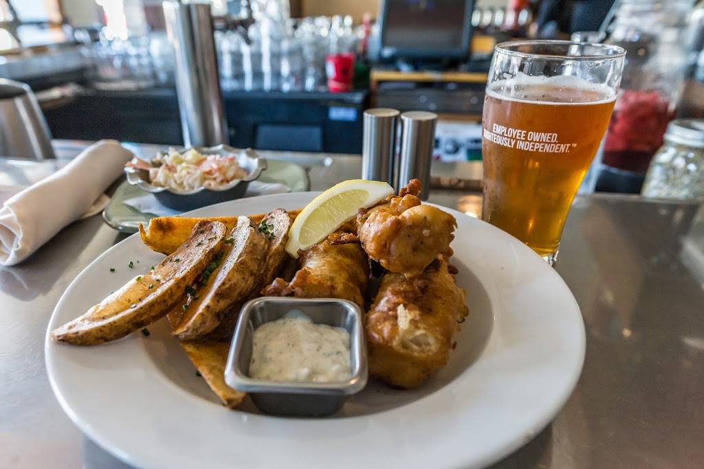 Tusk | restaurant | 5513 W North Ave, Milwaukee, WI 53208, USA | 4147632095 OR +1 414-763-2095