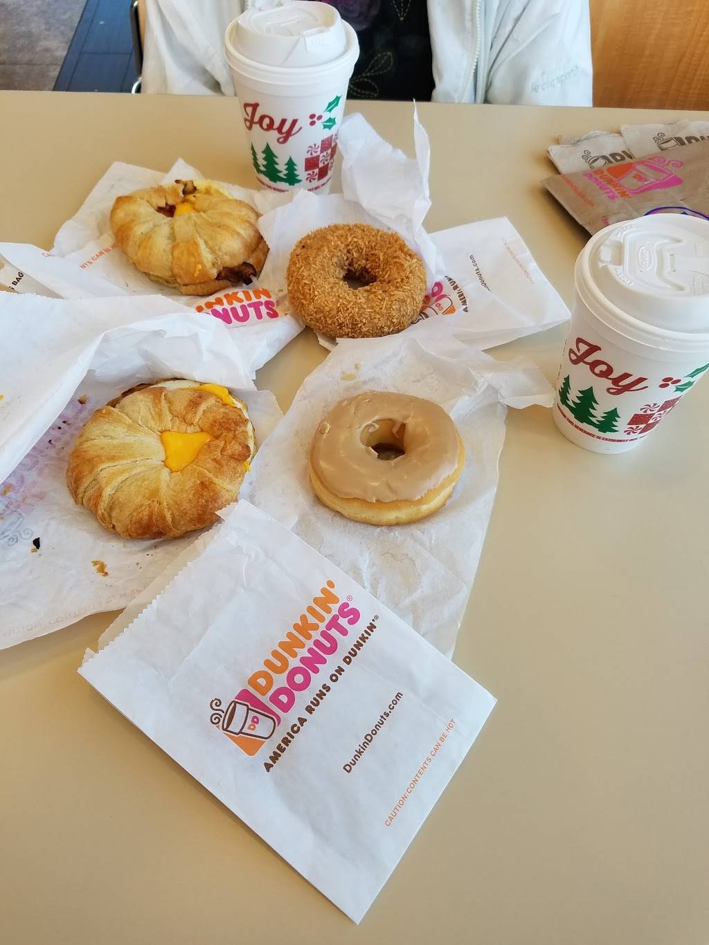 Dunkin | bakery | 403 San Pedro Ave, San Antonio, TX 78212, USA | 2109883333 OR +1 210-988-3333