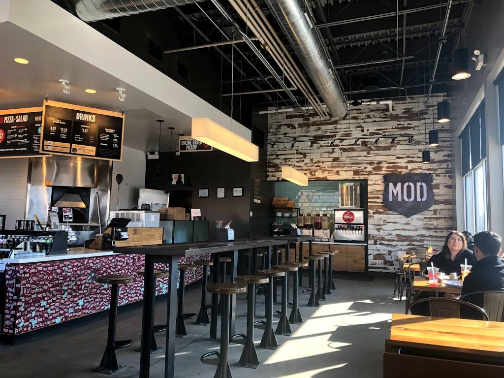 MOD Pizza | restaurant | 3643 N Western Ave, Chicago, IL 60618, USA | 8722043855 OR +1 872-204-3855