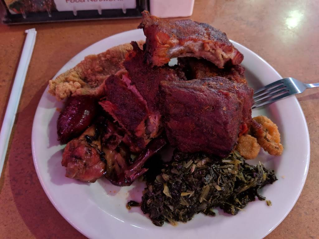 Leonards Pit Barbecue | restaurant | 5465 Fox Plaza Dr, Memphis, TN 38115, USA | 9013601963 OR +1 901-360-1963