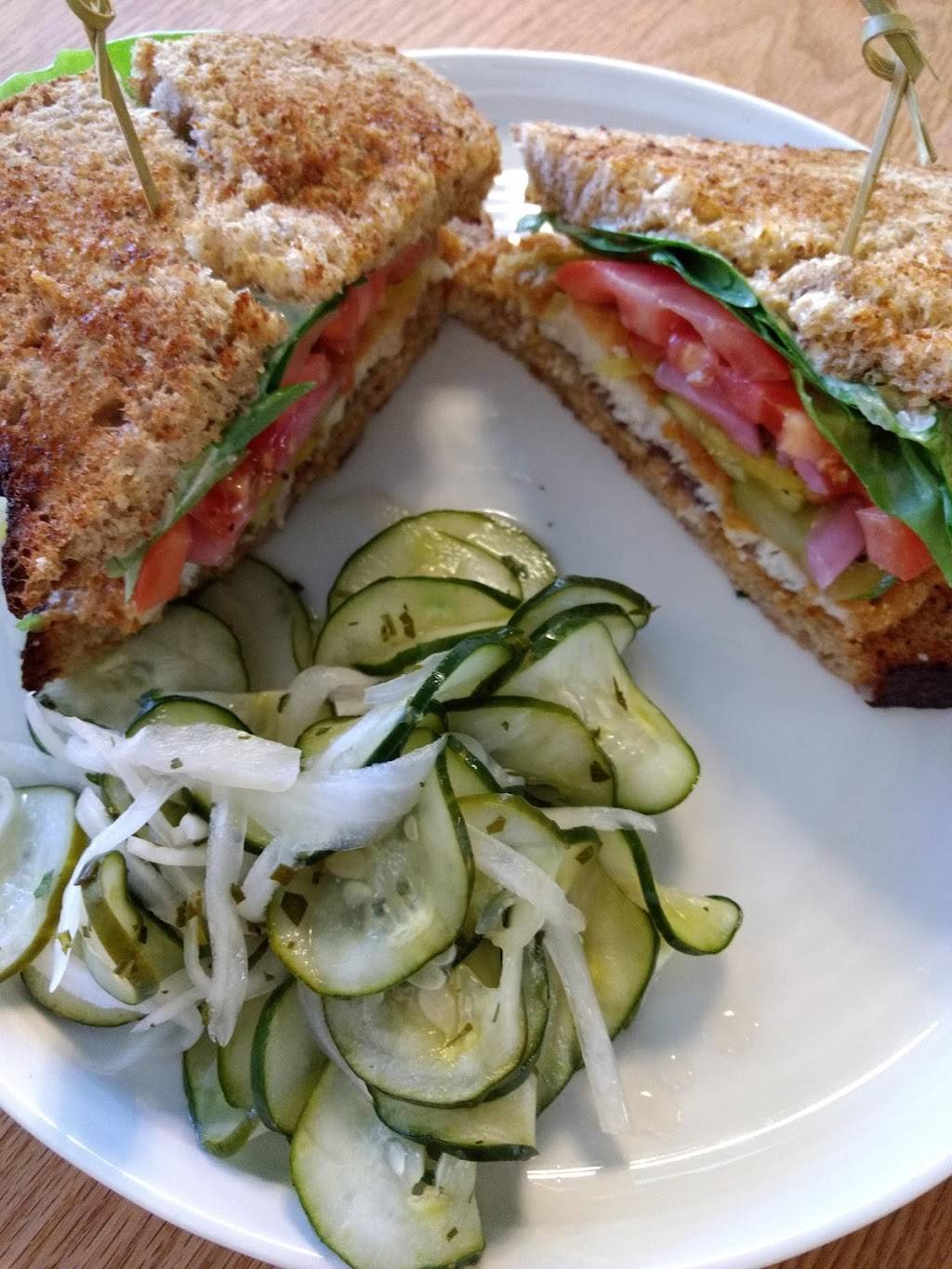 Scuffletown Garden Restaurant & Bar | restaurant | 421 Strawberry St, Richmond, VA 23220, USA | 8049121297 OR +1 804-912-1297