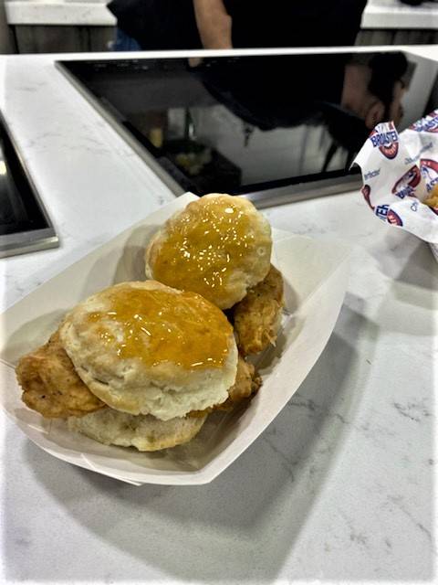 Genuine Broaster Chicken - Phoenix | meal takeaway | 201 W Lone Cactus Dr #2, Phoenix, AZ 85027, USA | 6027685102 OR +1 602-768-5102