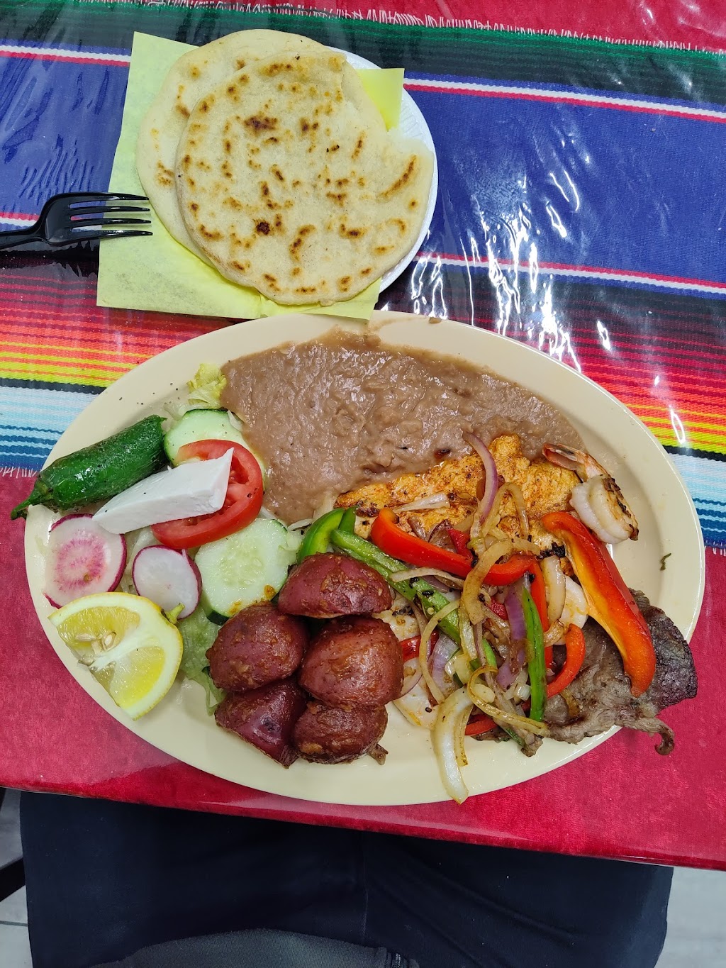 El Michoacano Restaurant | restaurant | 7315 Pacific Blvd, Huntington Park, CA 90255, USA | 3237490044 OR +1 323-749-0044