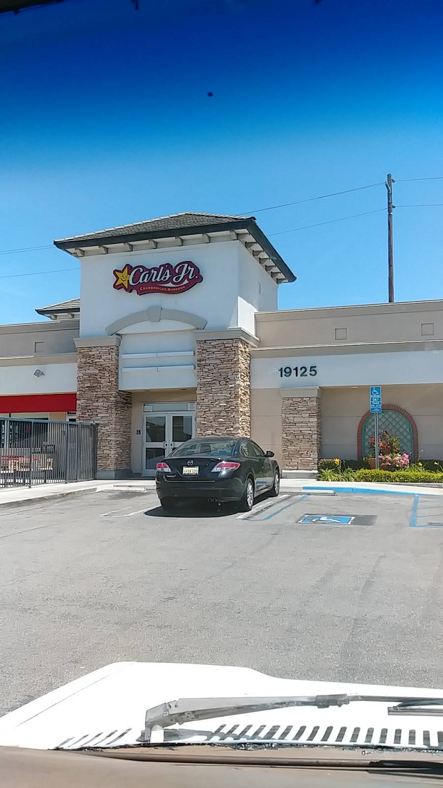 Carls Jr / Green Burrito | restaurant | 19125 Goldenwest St, Huntington Beach, CA 92648, USA | 7143748505 OR +1 714-374-8505