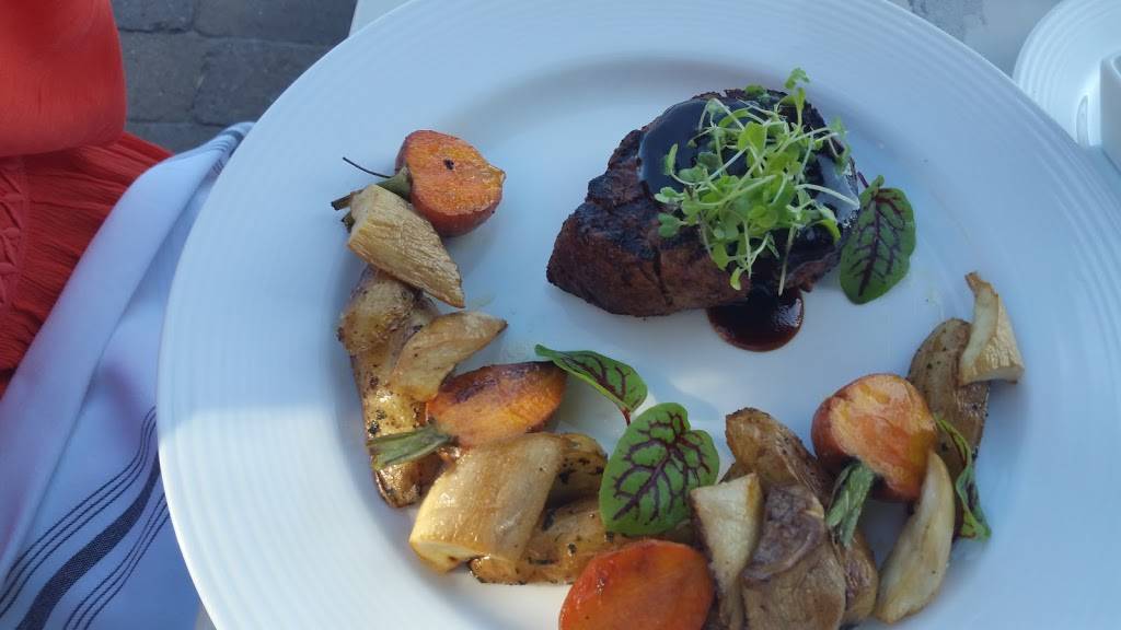 Bristol Harbours Lodge Restaurant | restaurant | 5410 Seneca Point Rd, Canandaigua, NY 14424, USA | 5853962200 OR +1 585-396-2200