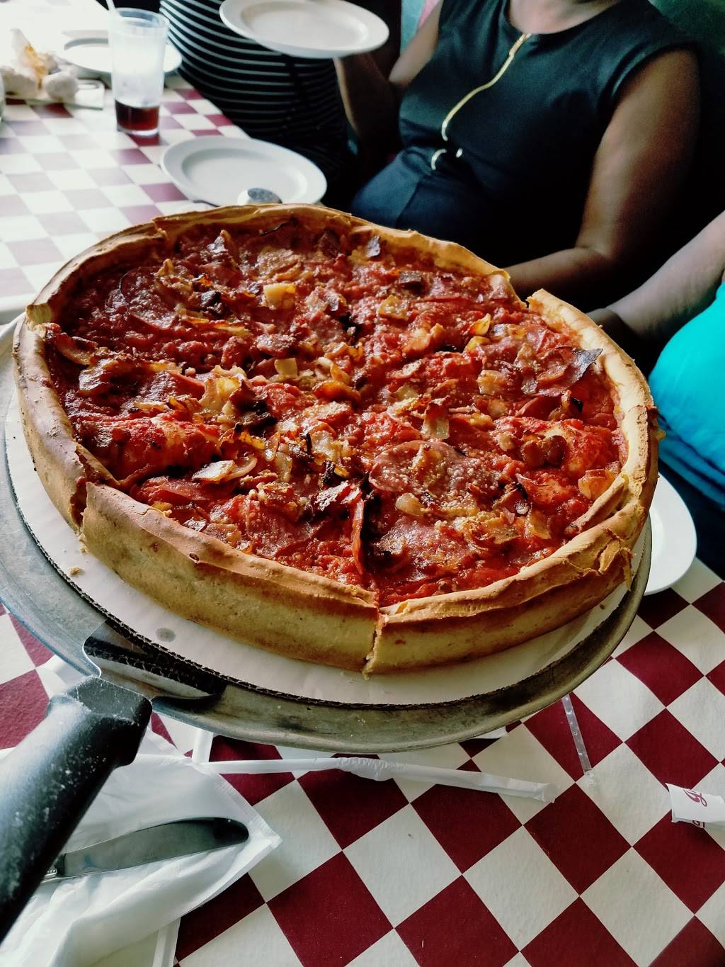 Giordanos | restaurant | 9613 S Western Ave, Chicago, IL 60643, USA | 7732395000 OR +1 773-239-5000